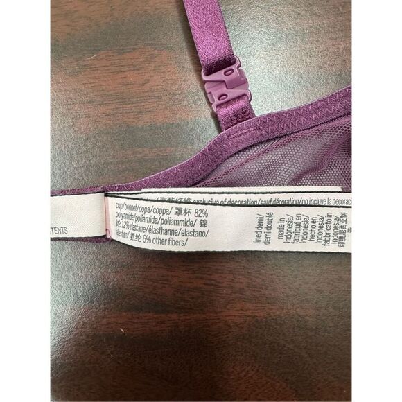 Victoria’s Secret Lined Demi Berry Color with Gold Bra Size 32D - Picture 6 of 7